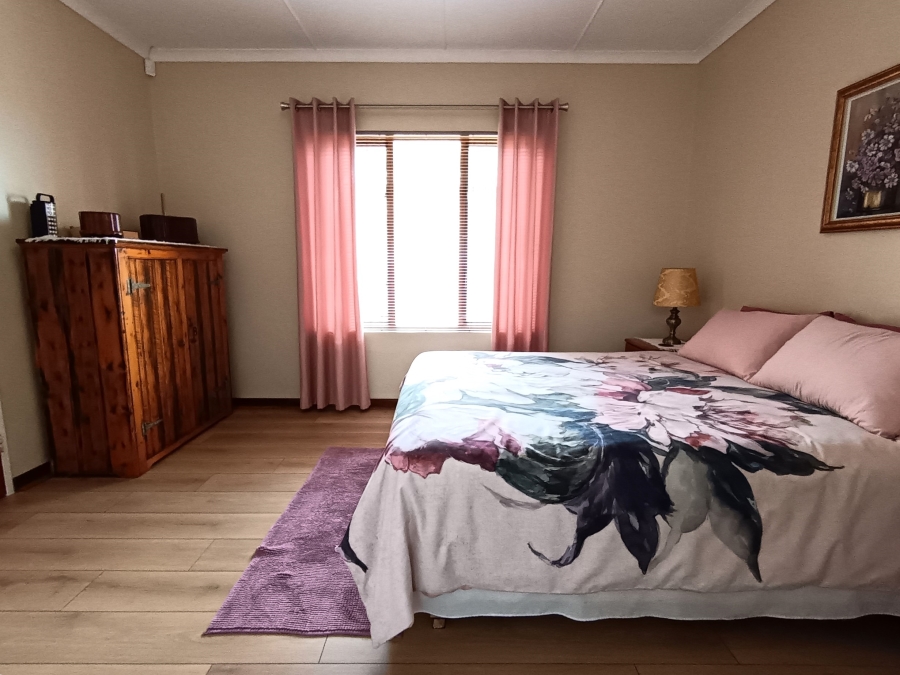 3 Bedroom Property for Sale in Jeffreys Bay Central Eastern Cape